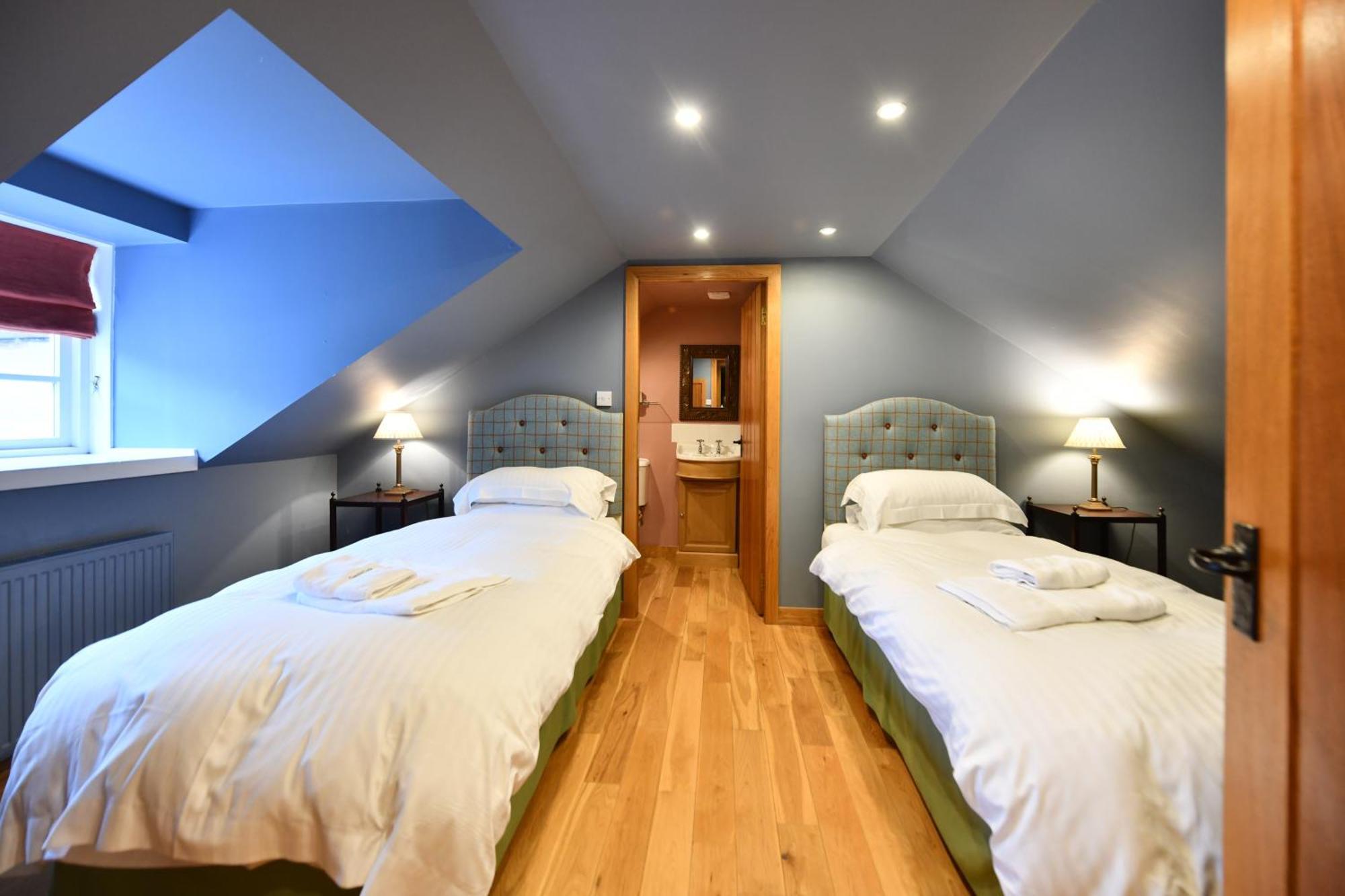 Cloncaird Castle Estate Cottages Maybole Bagian luar foto